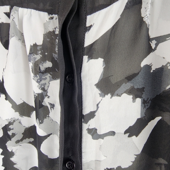 Very J Women's Black White Longsleeve Watercolor Pattern Chiffon Blouse Medium - Picture 2 of 8